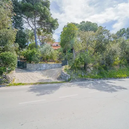 Il Cappero View & - Goelba Проккио