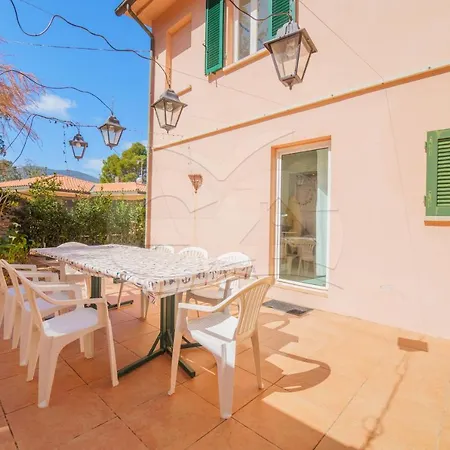 Il Cappero View & - Goelba Apartmán *